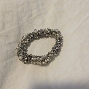 Elegant Silver and Pearl Bracelet